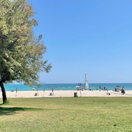 Punto Di Osservazione Lido di Fermo Kültér fotó